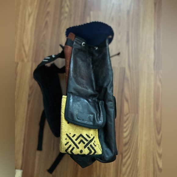 Backpack - Picture 5 of 7